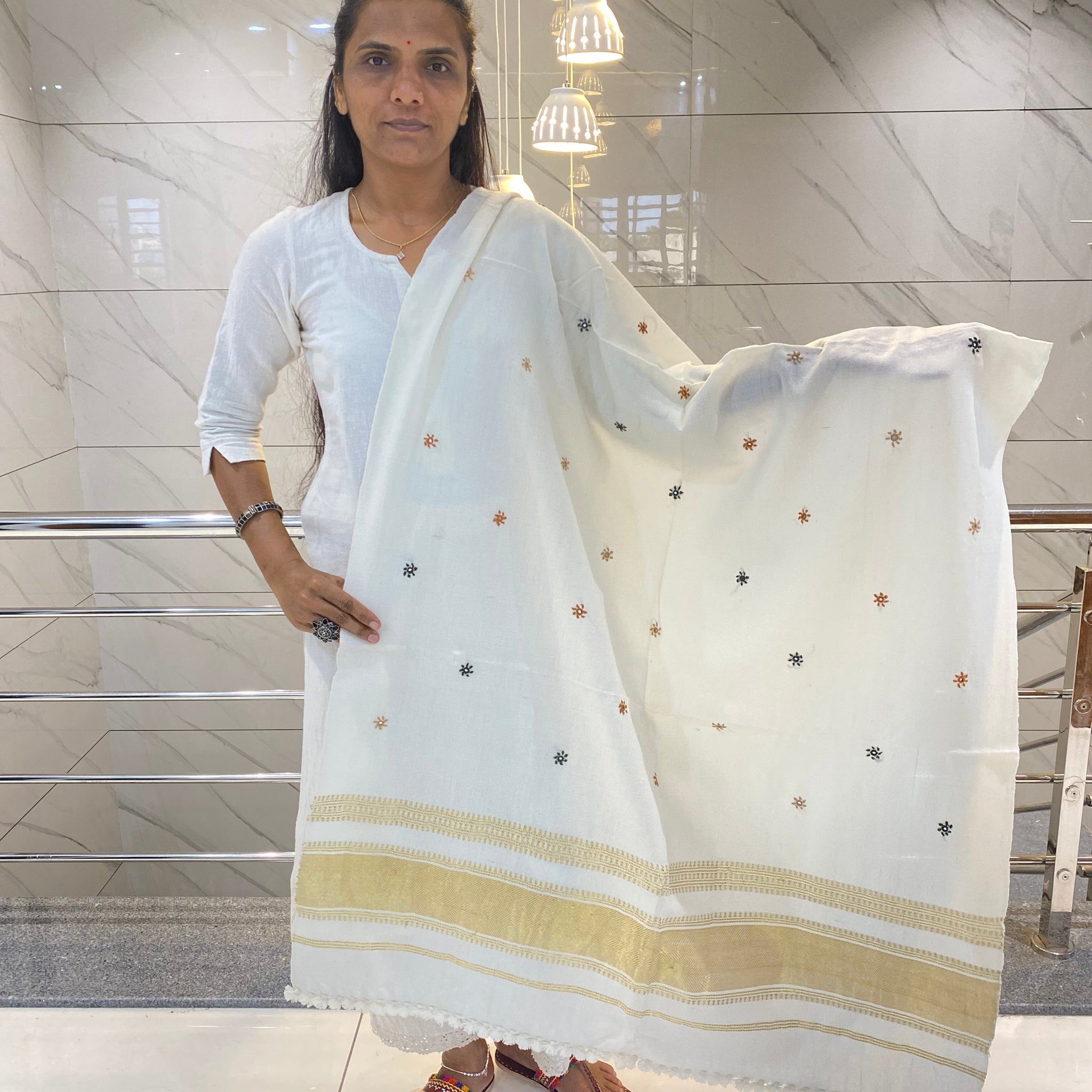 Jari Abhala Bhujodi Woolen Shawl