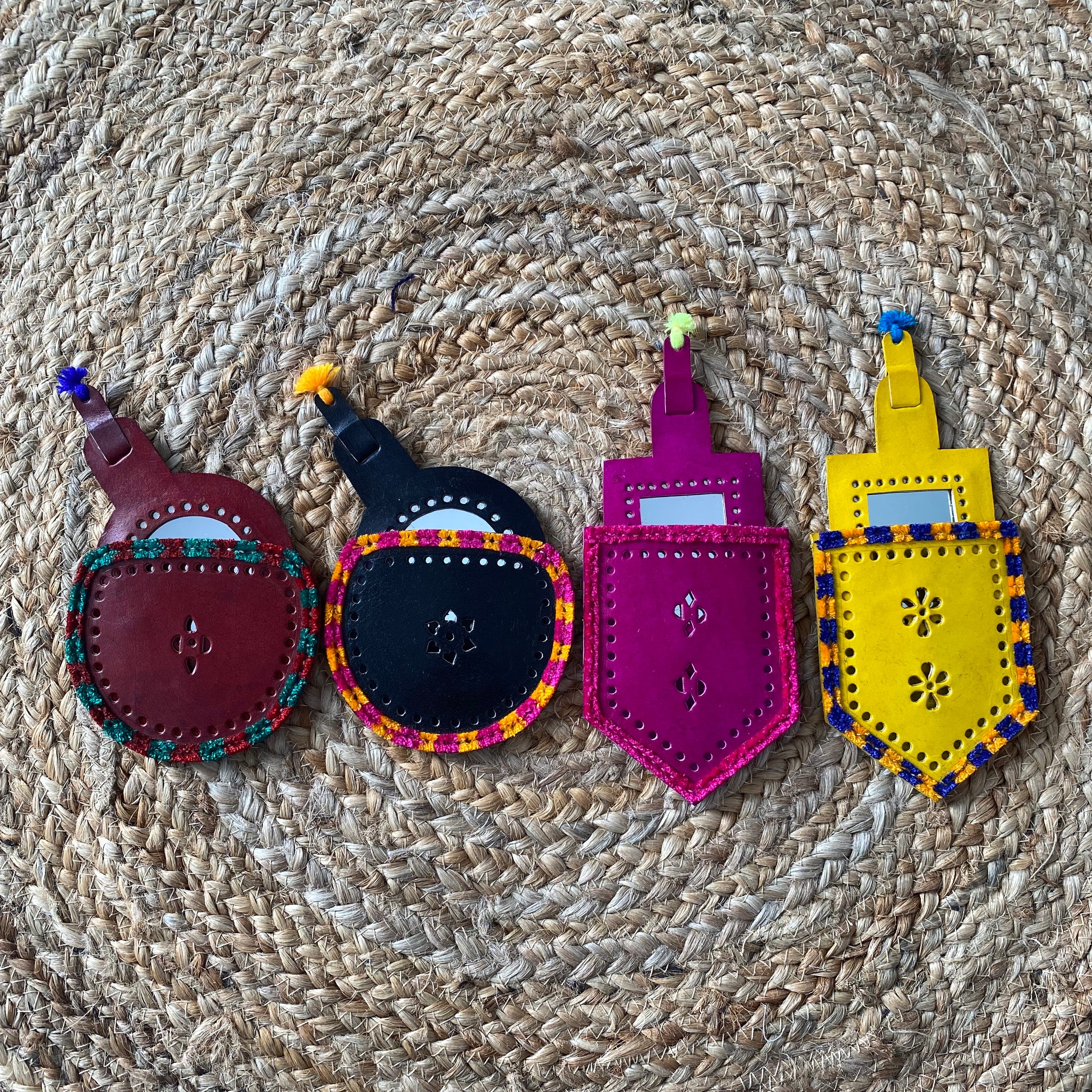 Mini mirror (4pcs set)
