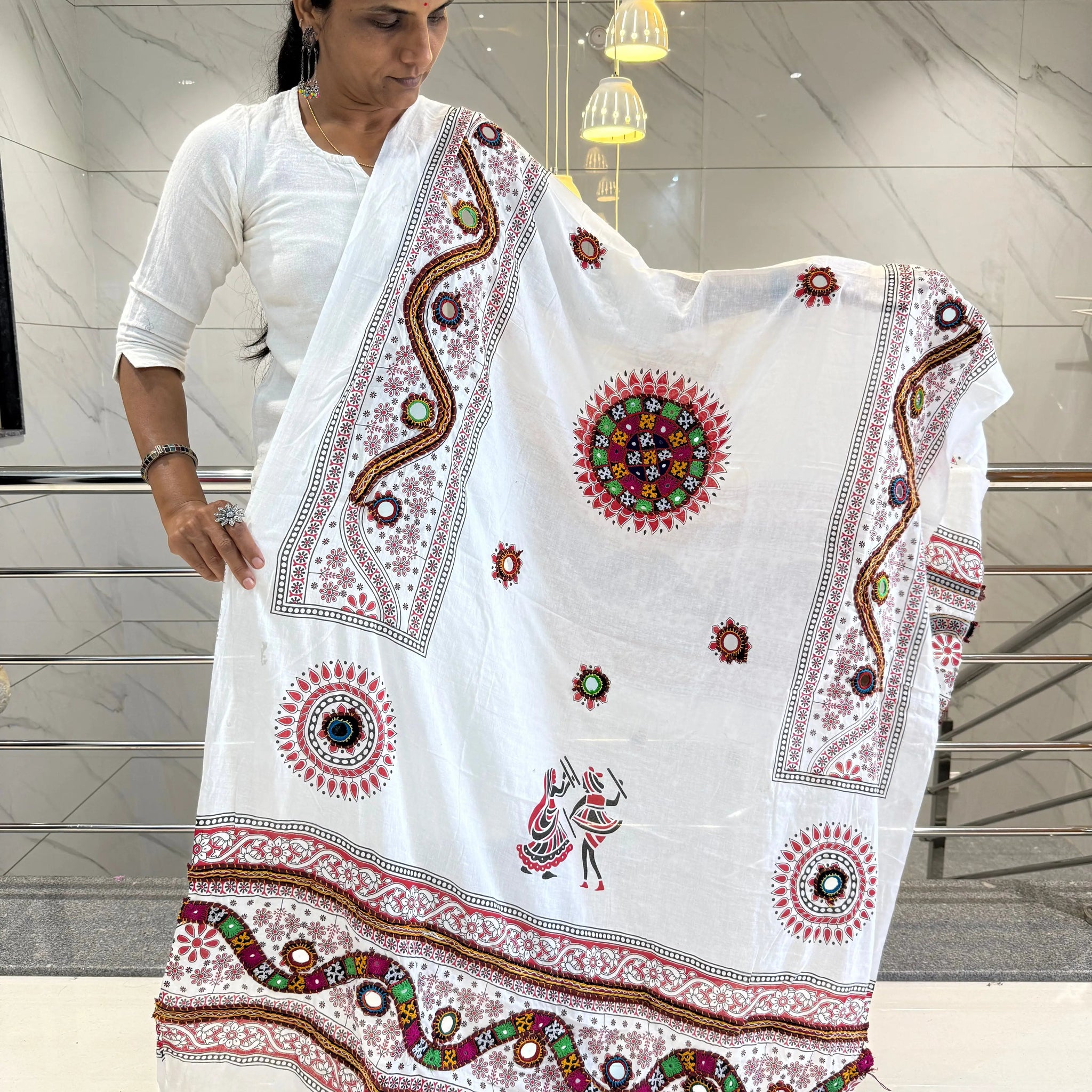 White Kutchhi Bavariya Cotton Dupatta RAKHIYO