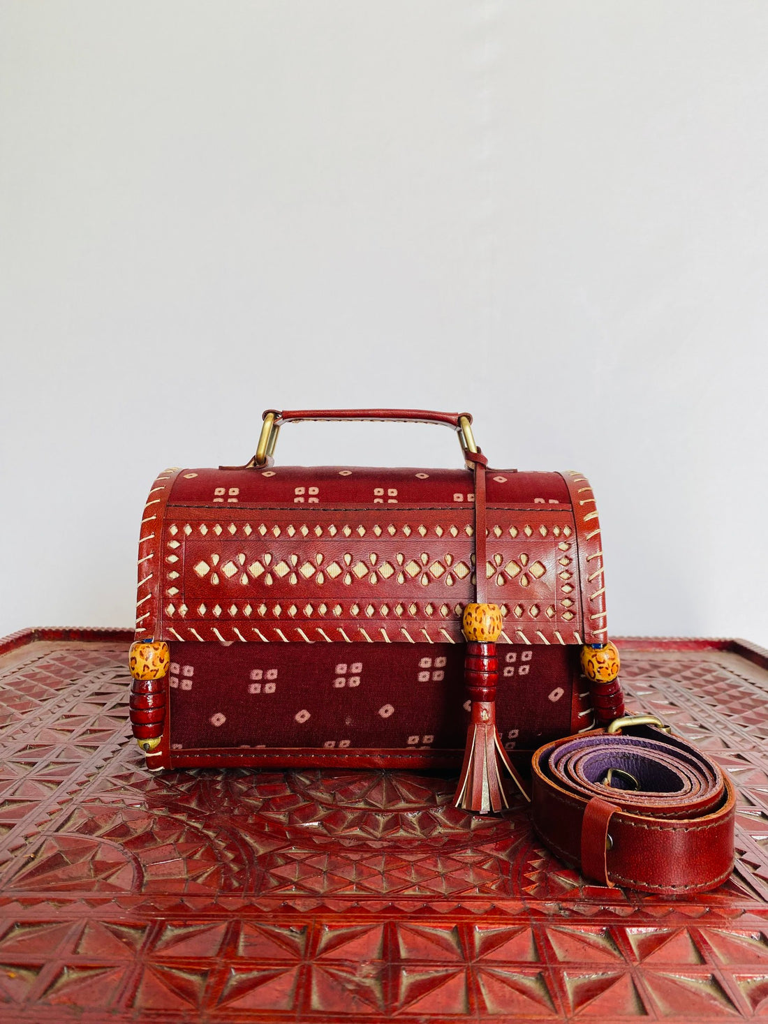 Maroon Bandhej Hut - The Sling