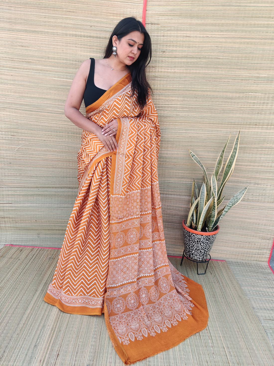 Laheriya Ajarakh Modal Saree