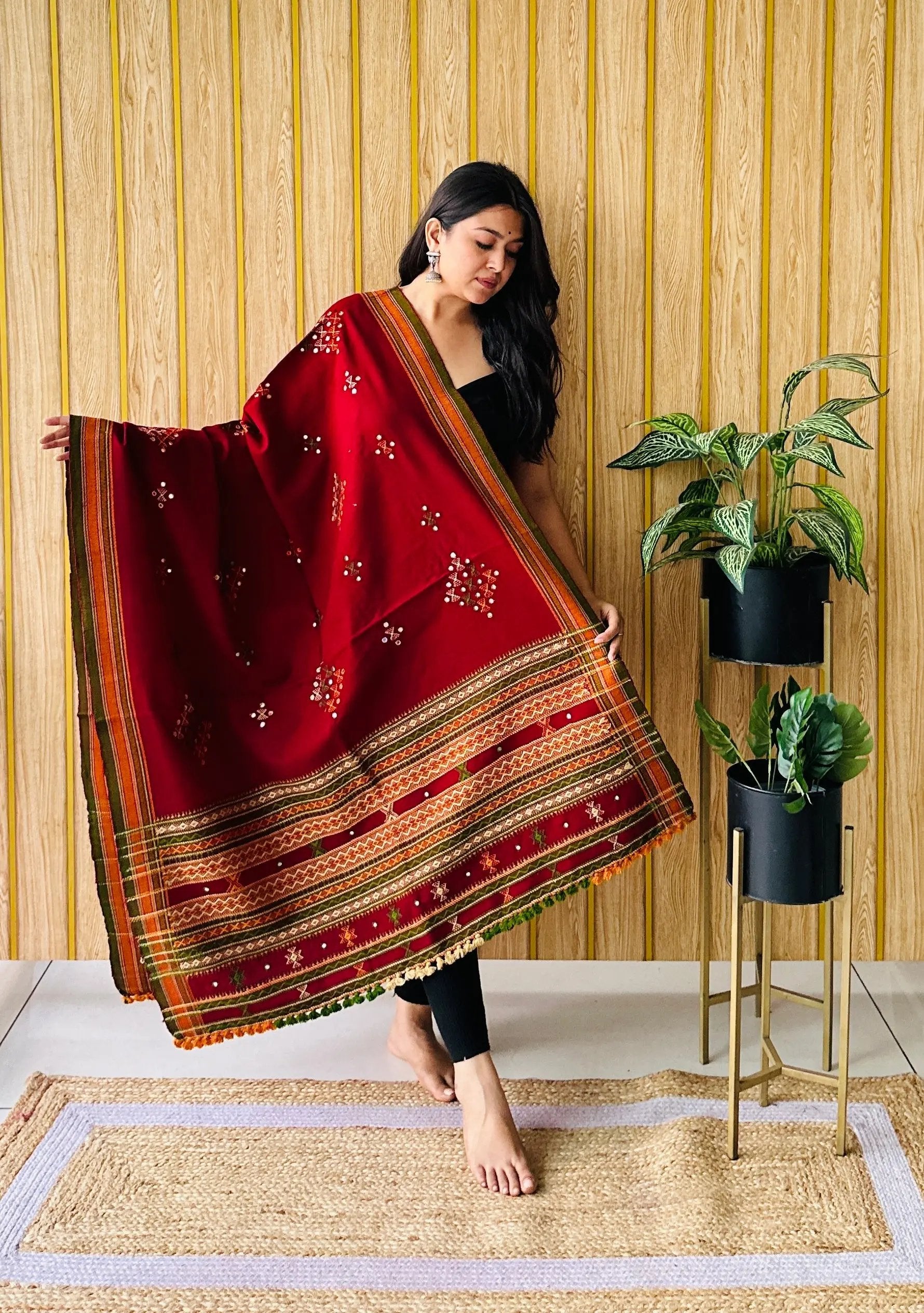 Maroon Kutchhi Buta Bhujodi Woolen Shawl RAKHIYO