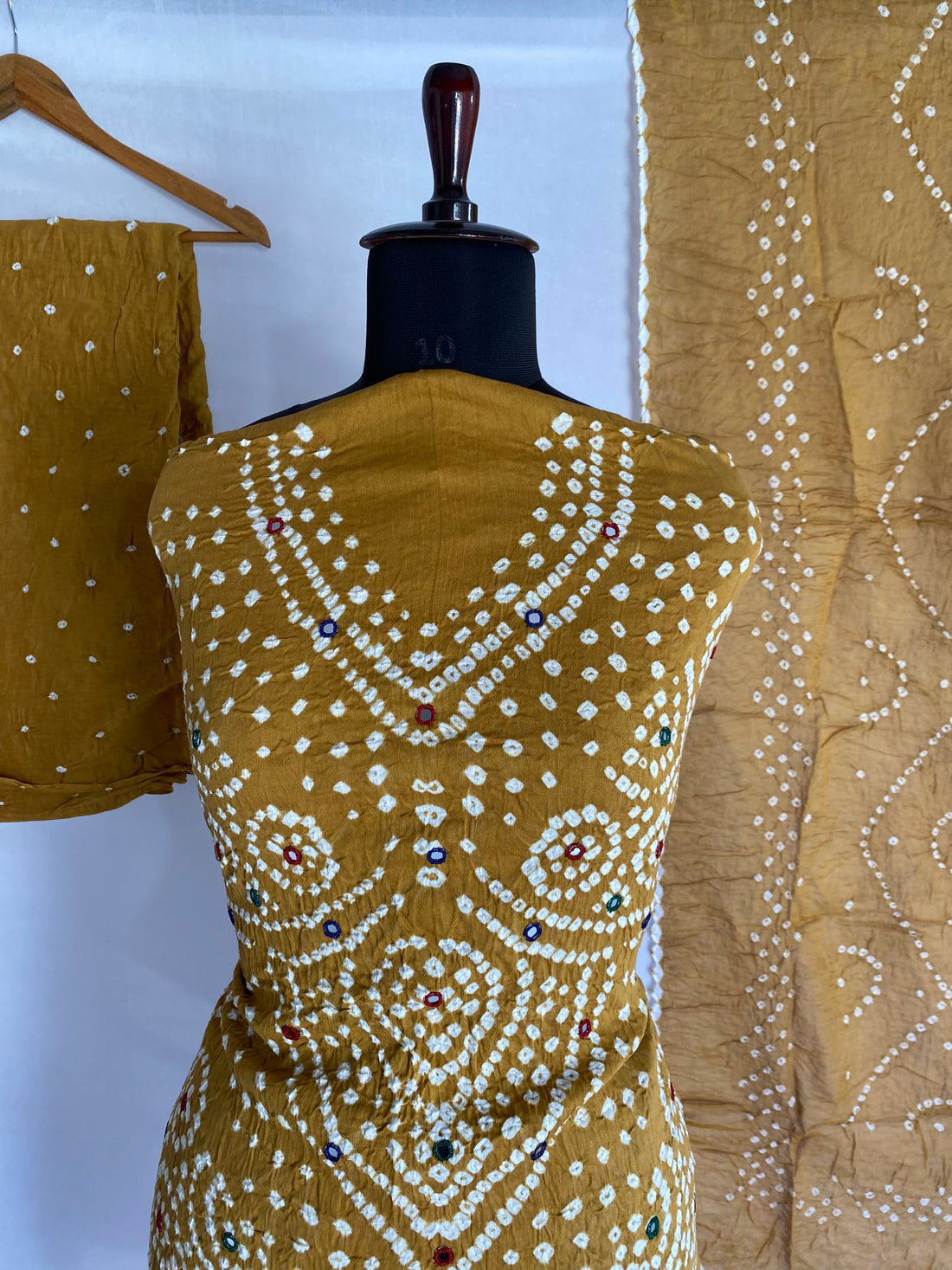Kutchhi Bandhani Cotton Mirror Suit Material
