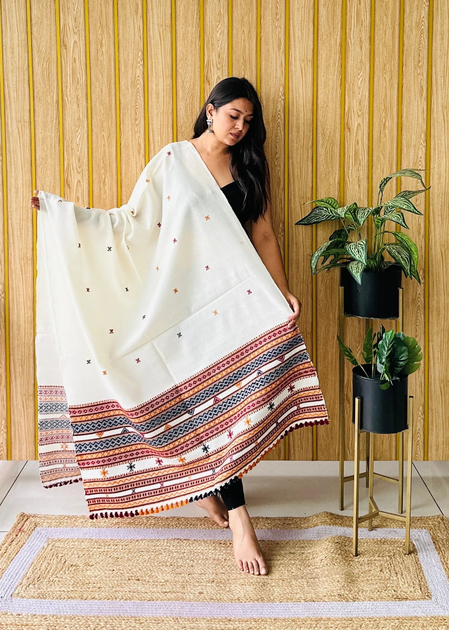 White Small Buti Bhujodi Woolen Shawl RAKHIYO