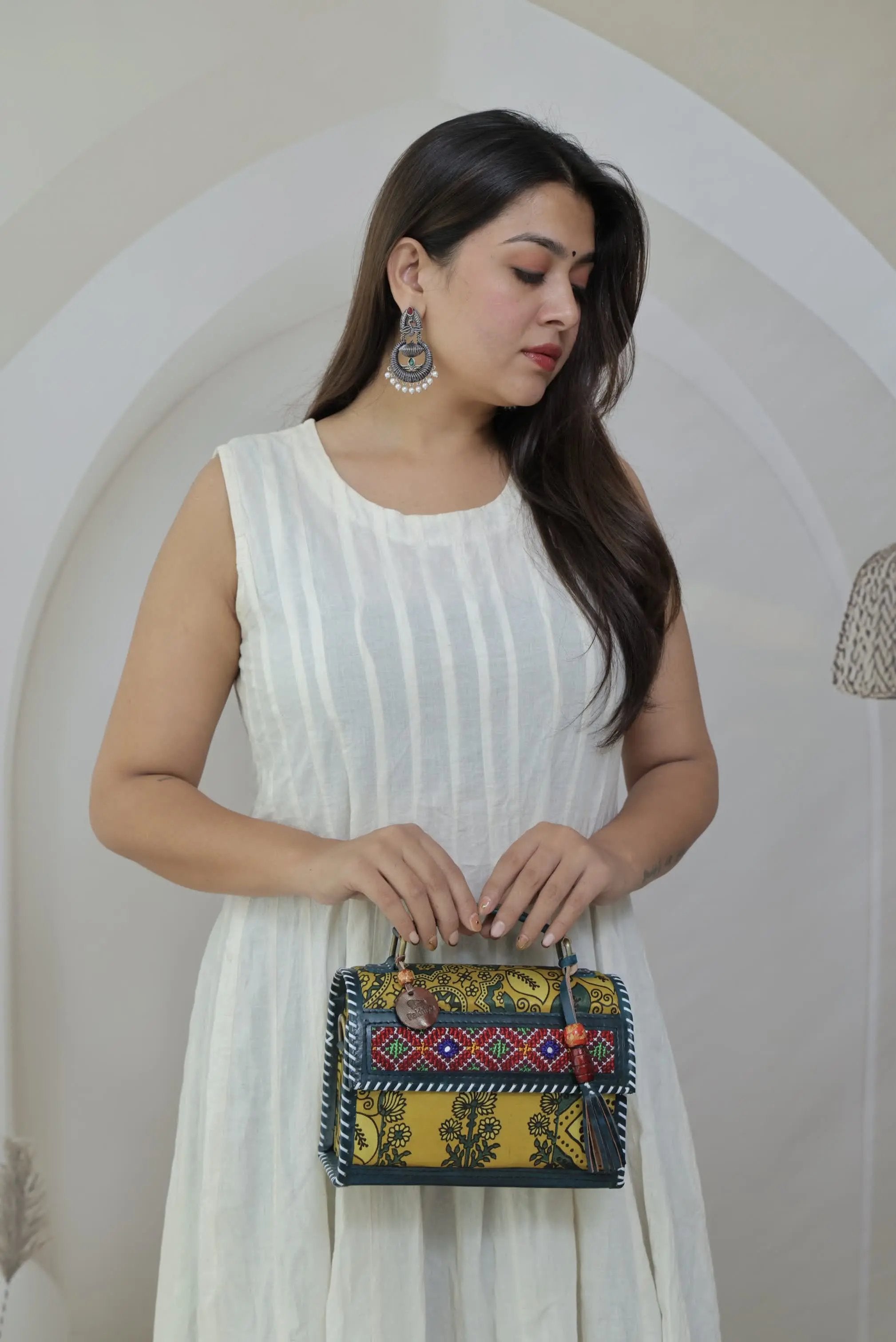 Ajarakh Mustard & Green Jat Hut - The Sling RAKHIYO