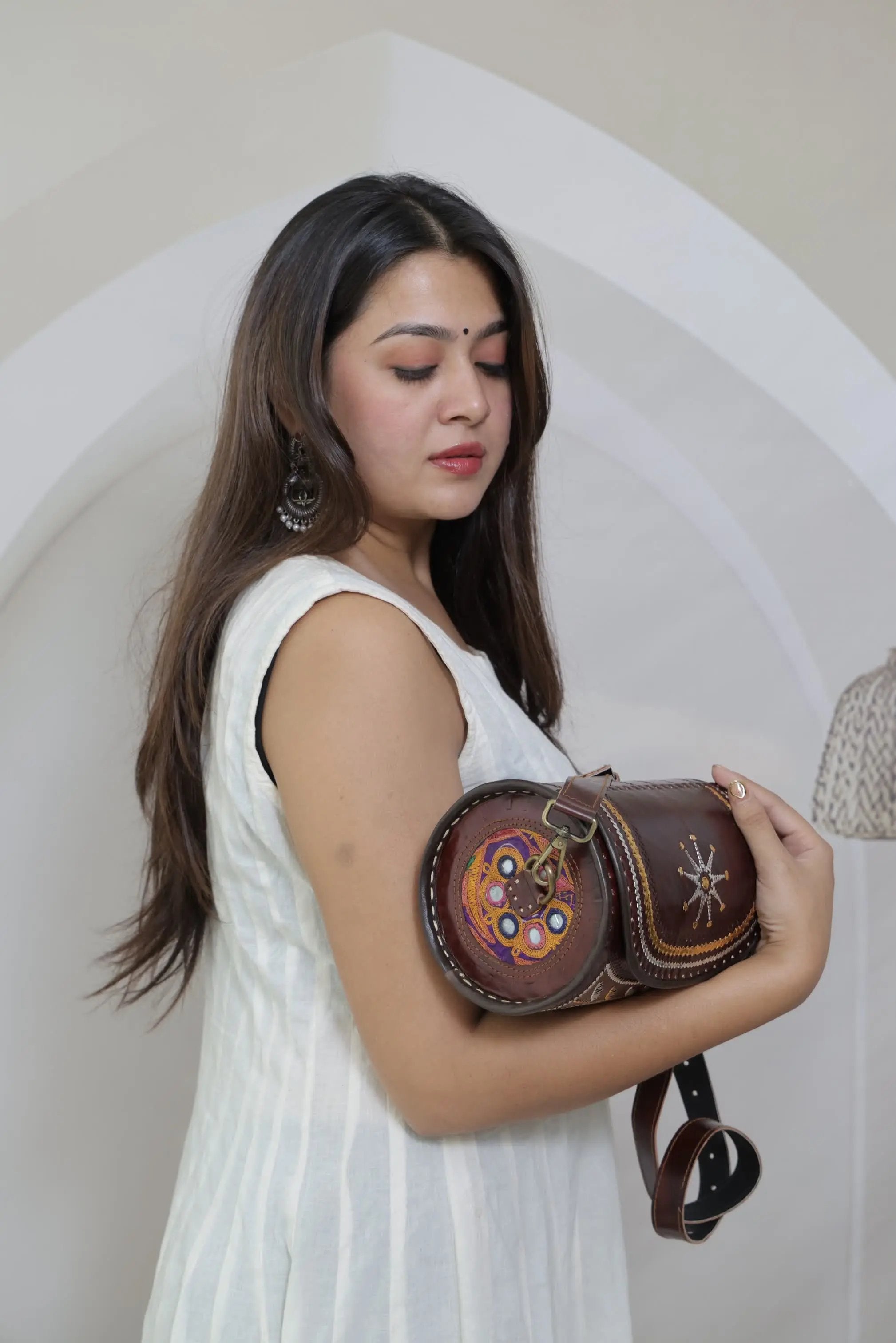 Brown Jari Dholak Black - The Sling RAKHIYO