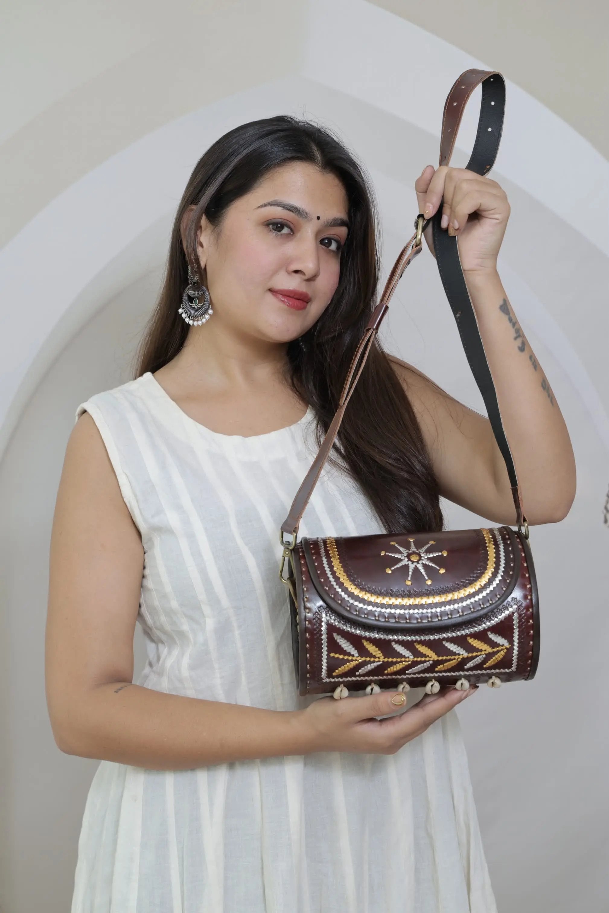 Brown Jari Dholak Black - The Sling RAKHIYO