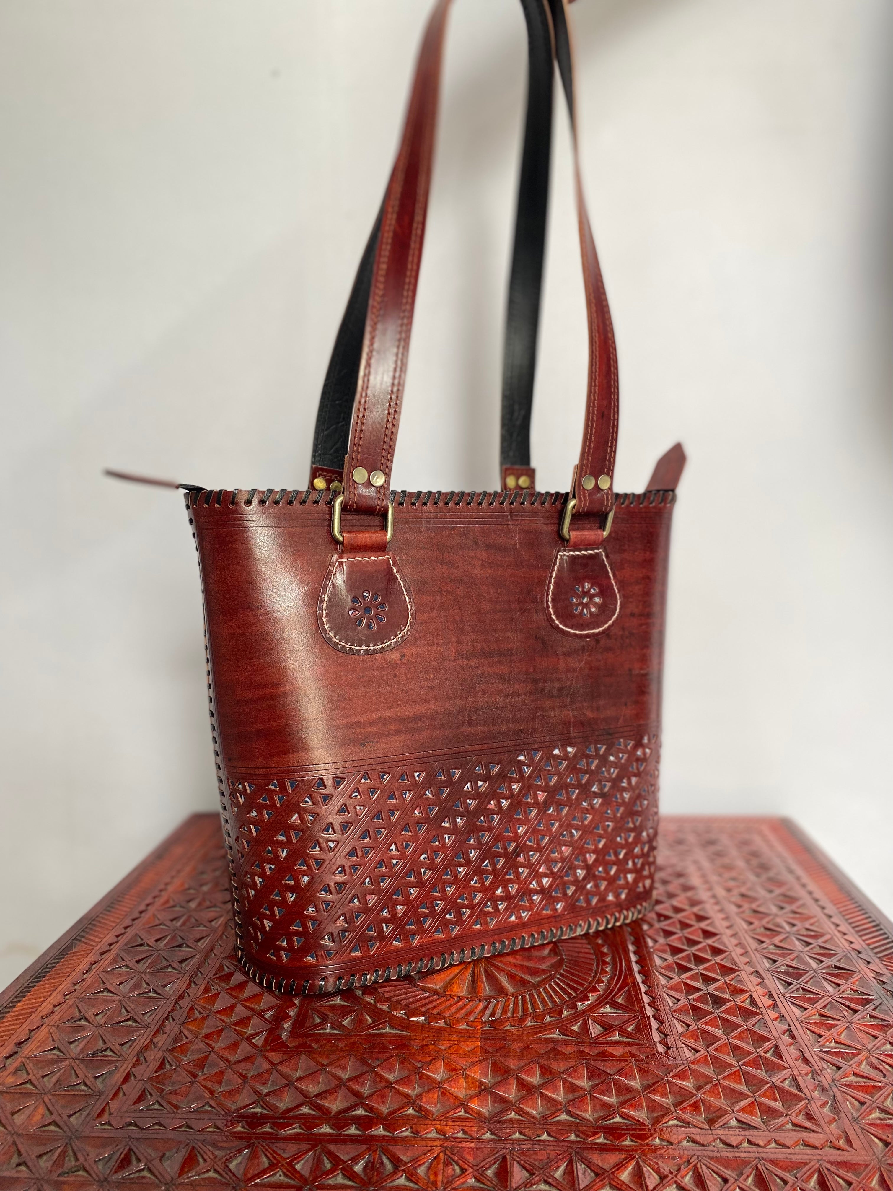 Handicraft bags hi-res stock photography and images - Page 8 - Alamy