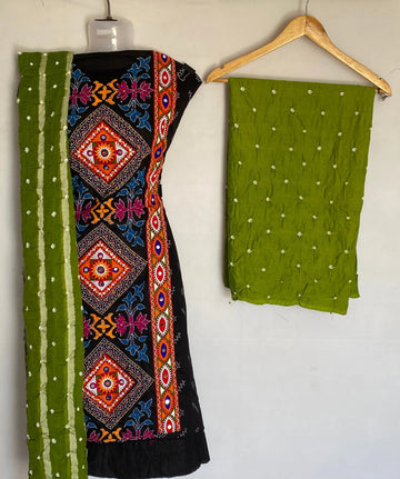 Black Kutchhi Bandhani Suit Material RAKHIYO