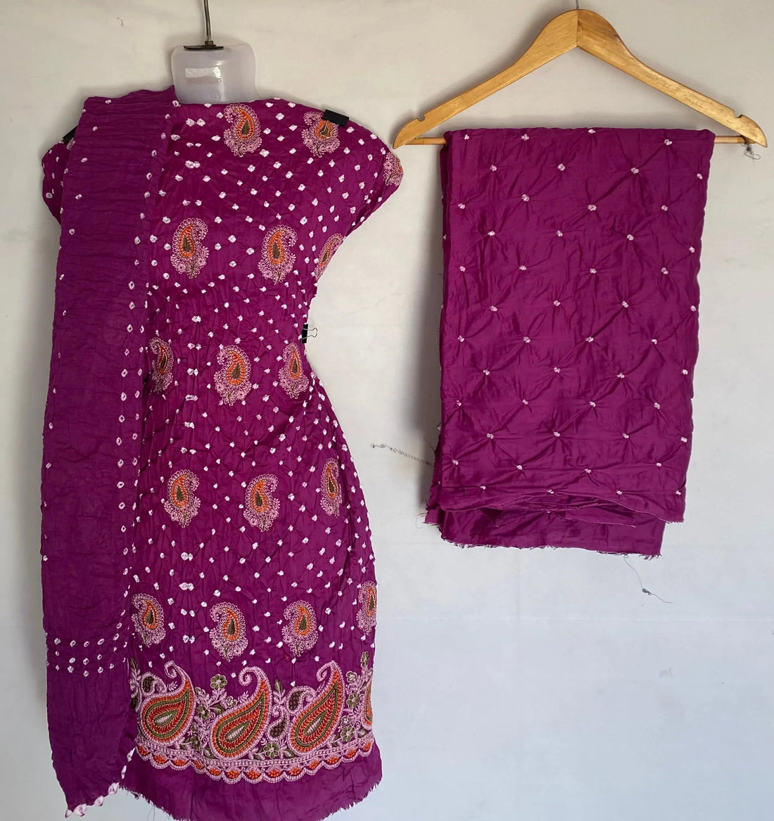 Purple Lakhanavi Buta Bandhani Suit Material RAKHIYO