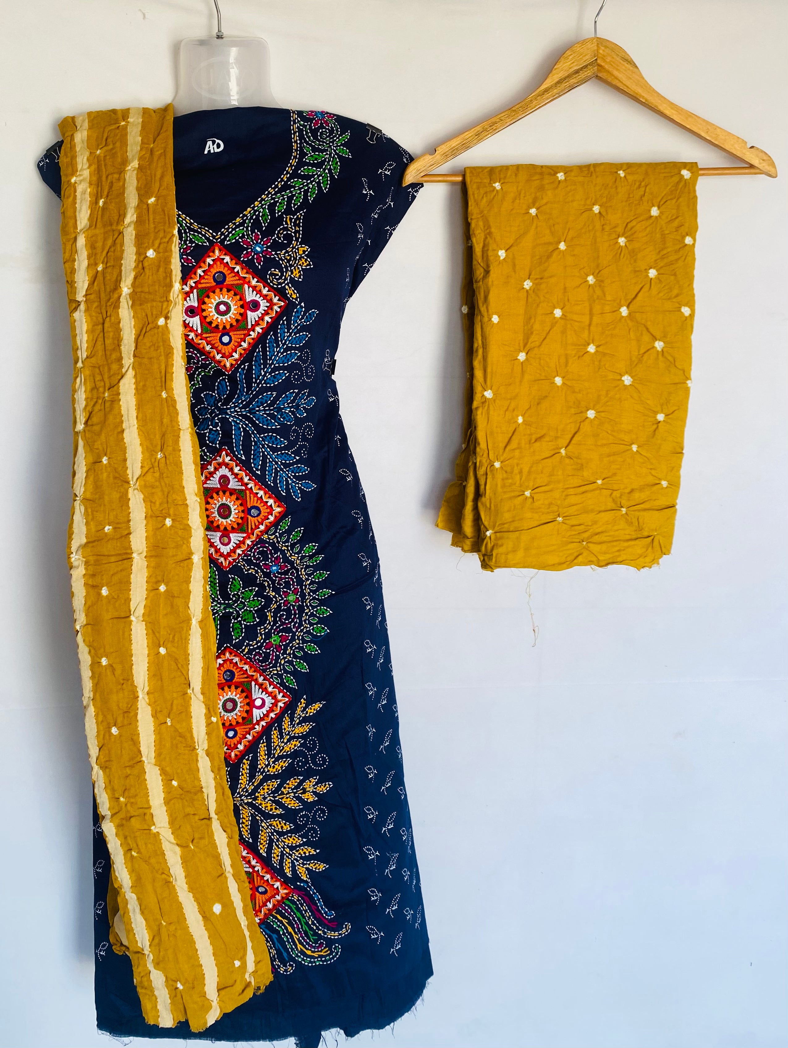 Kutchhi Bandhani Suit Material