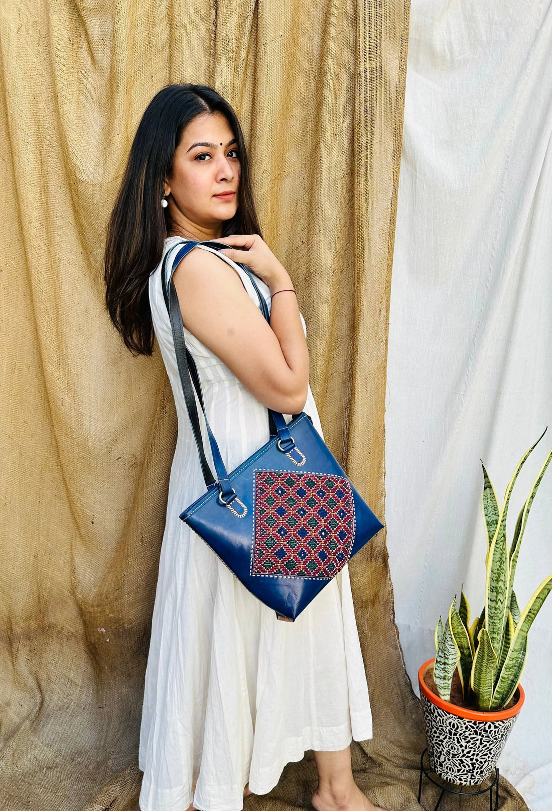 Jat - The Tote RAKHIYO