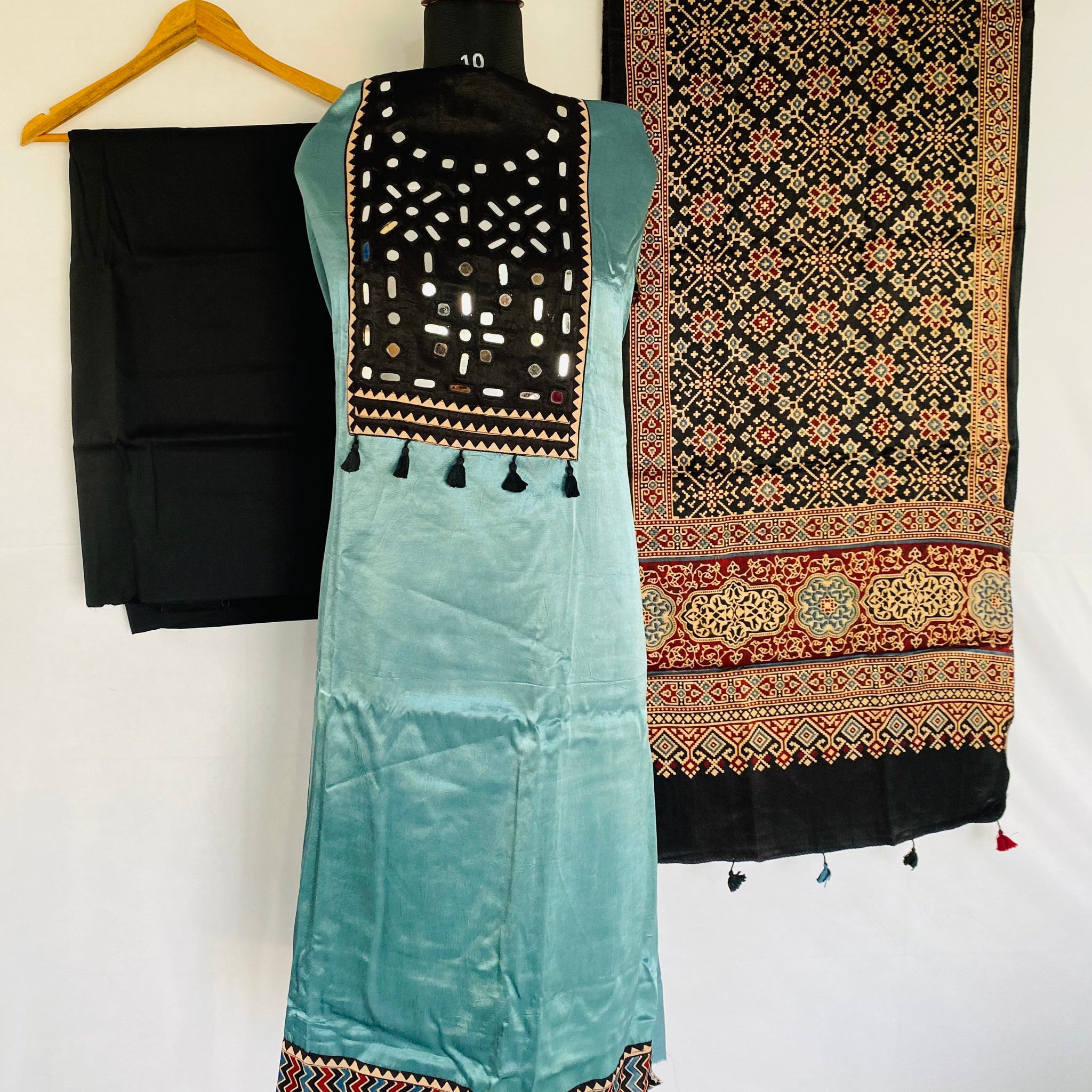 Mashroo Mirror Yock Suit Material