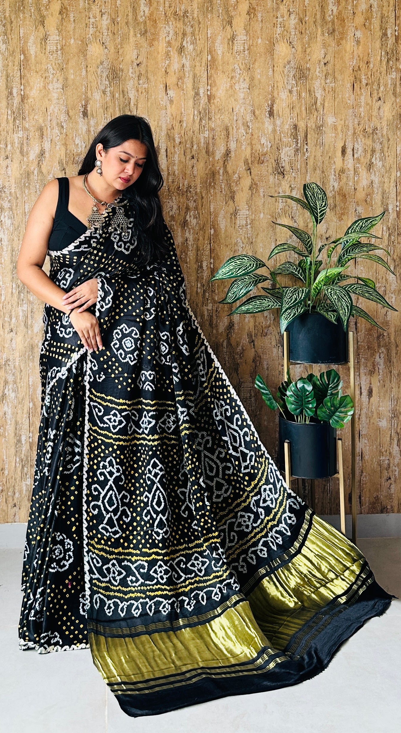 Bandhani Fancy Tissue Gaji Saree