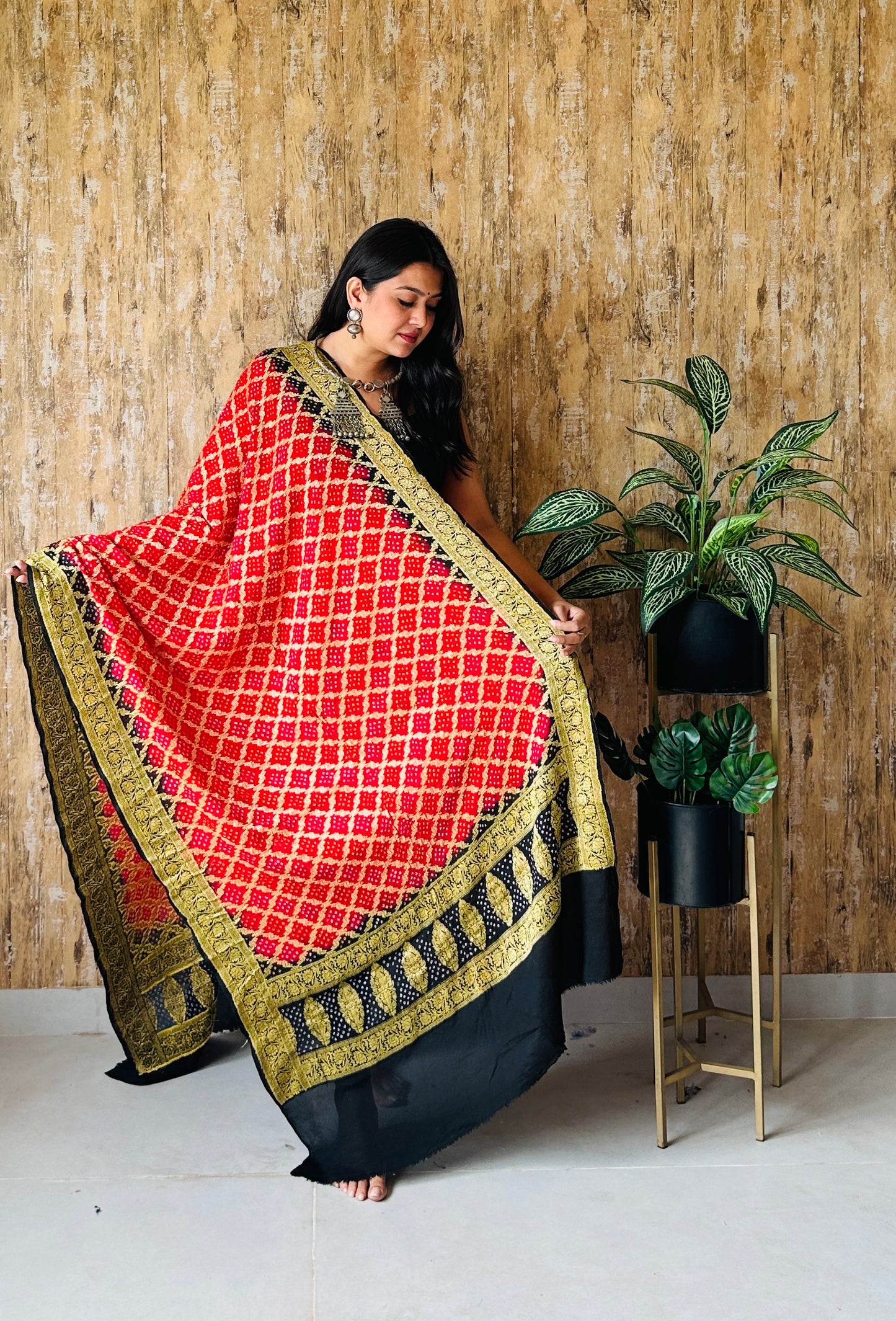 Bandhej Banarasi Crepe Dupatta