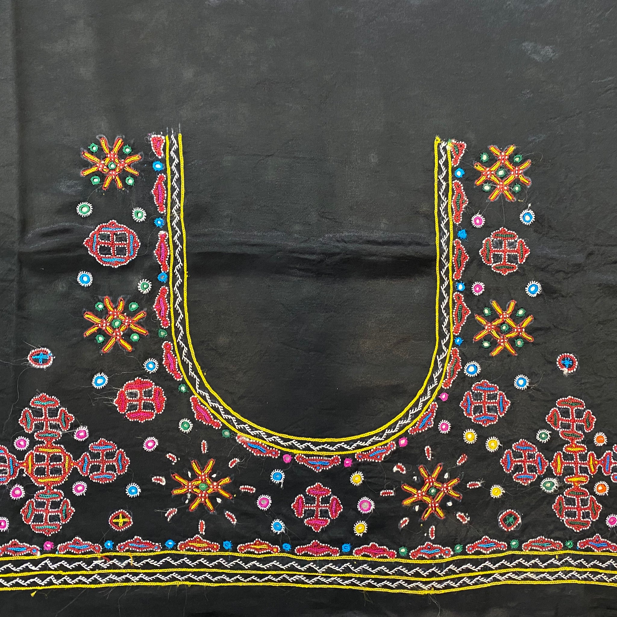 Mutva Kutch Embroidered Mashroo Silk Blouse Piece