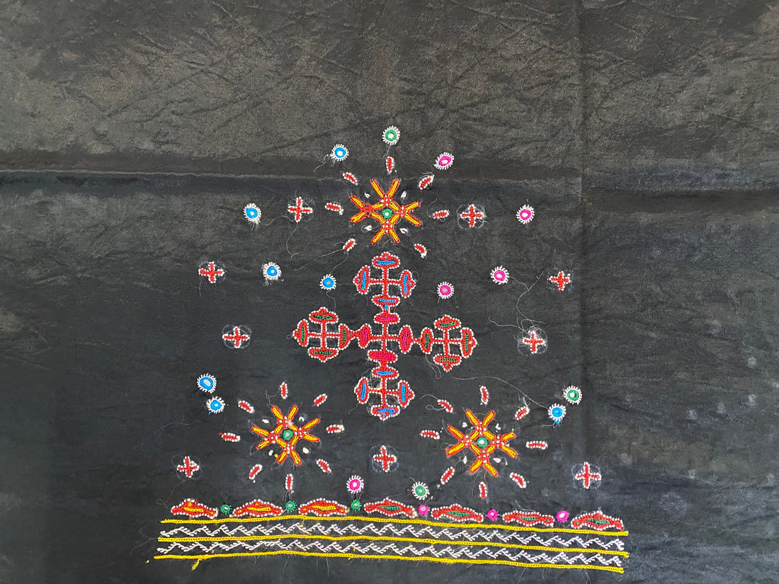 Mutva Kutch Embroidered Mashroo Silk Blouse Piece
