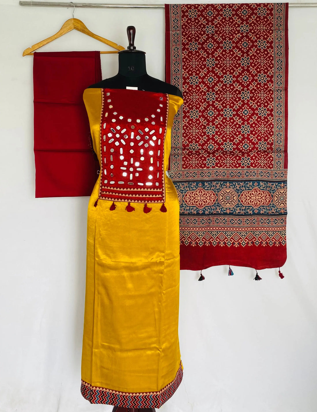 Mustard Mashroo Mirror Yock Suit Material RAKHIYO