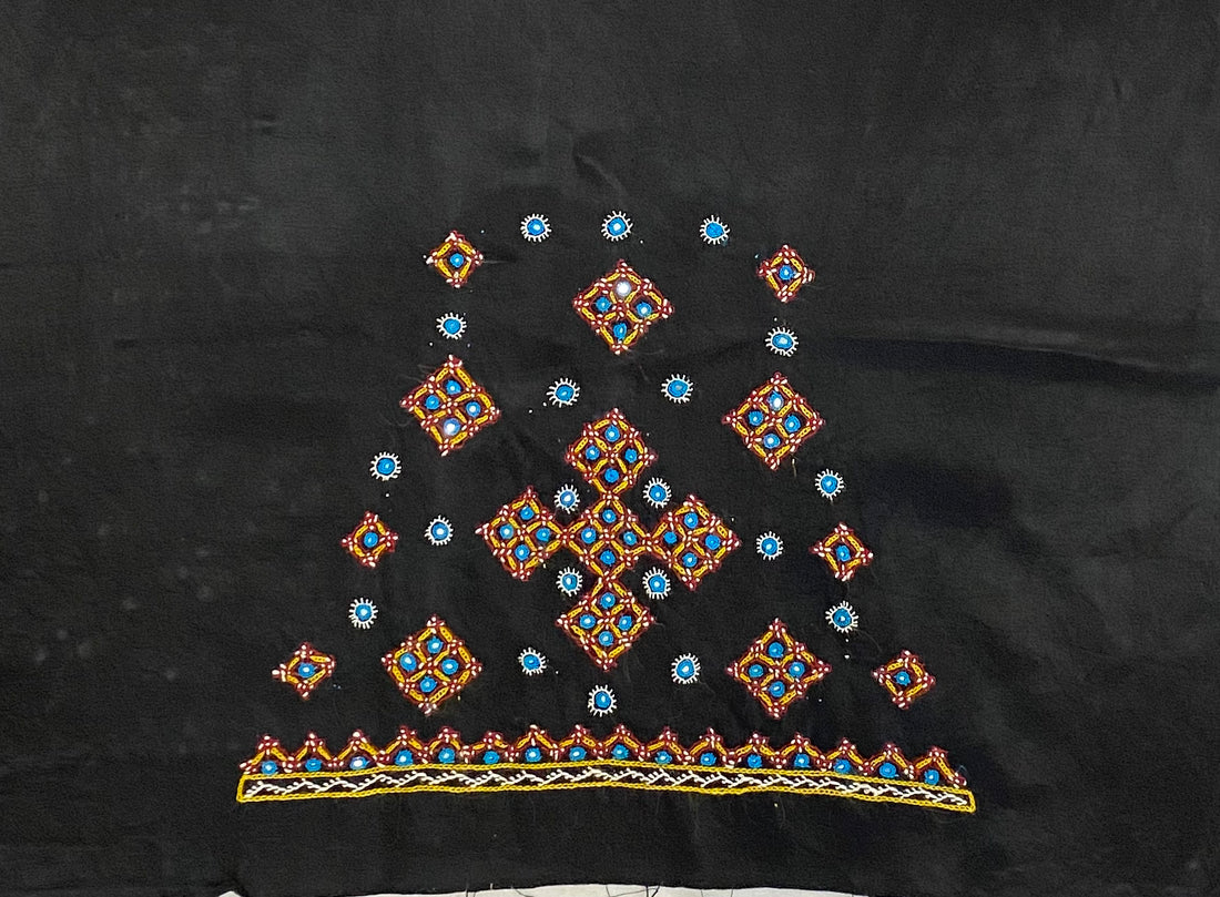Mutva Kutch Embroidered Mashroo Silk Blouse Piece