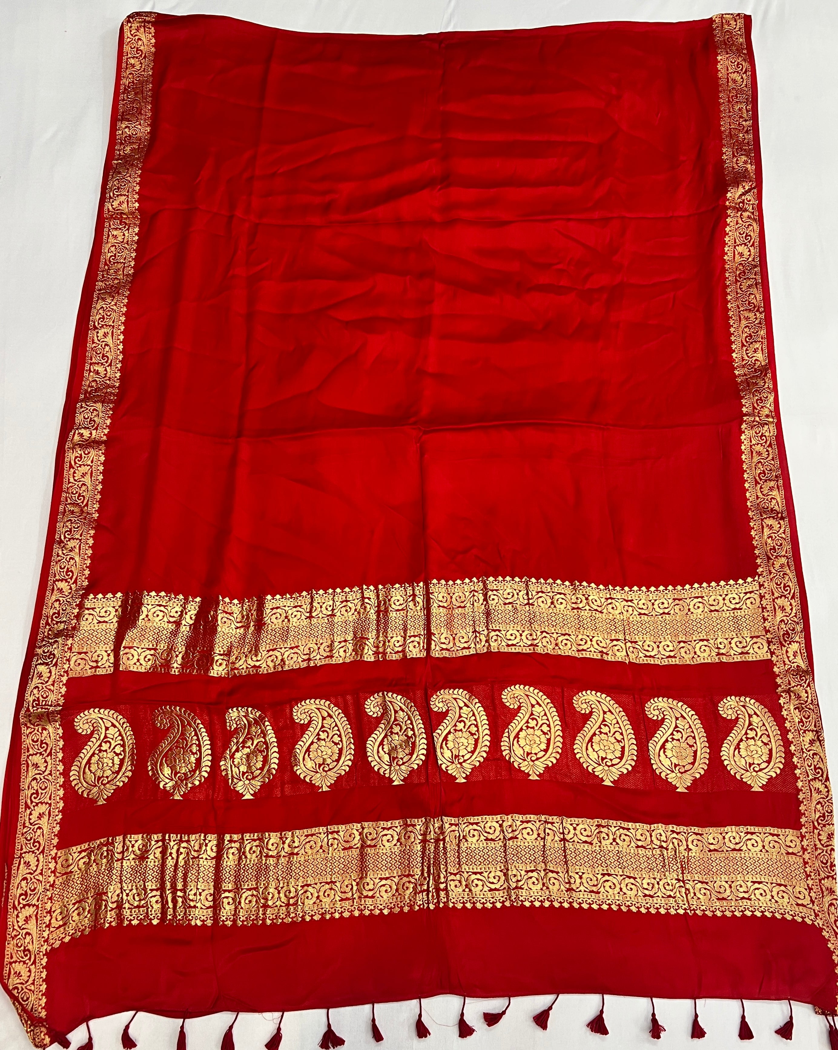 Nakshi Jari Border Plain Modal Saree