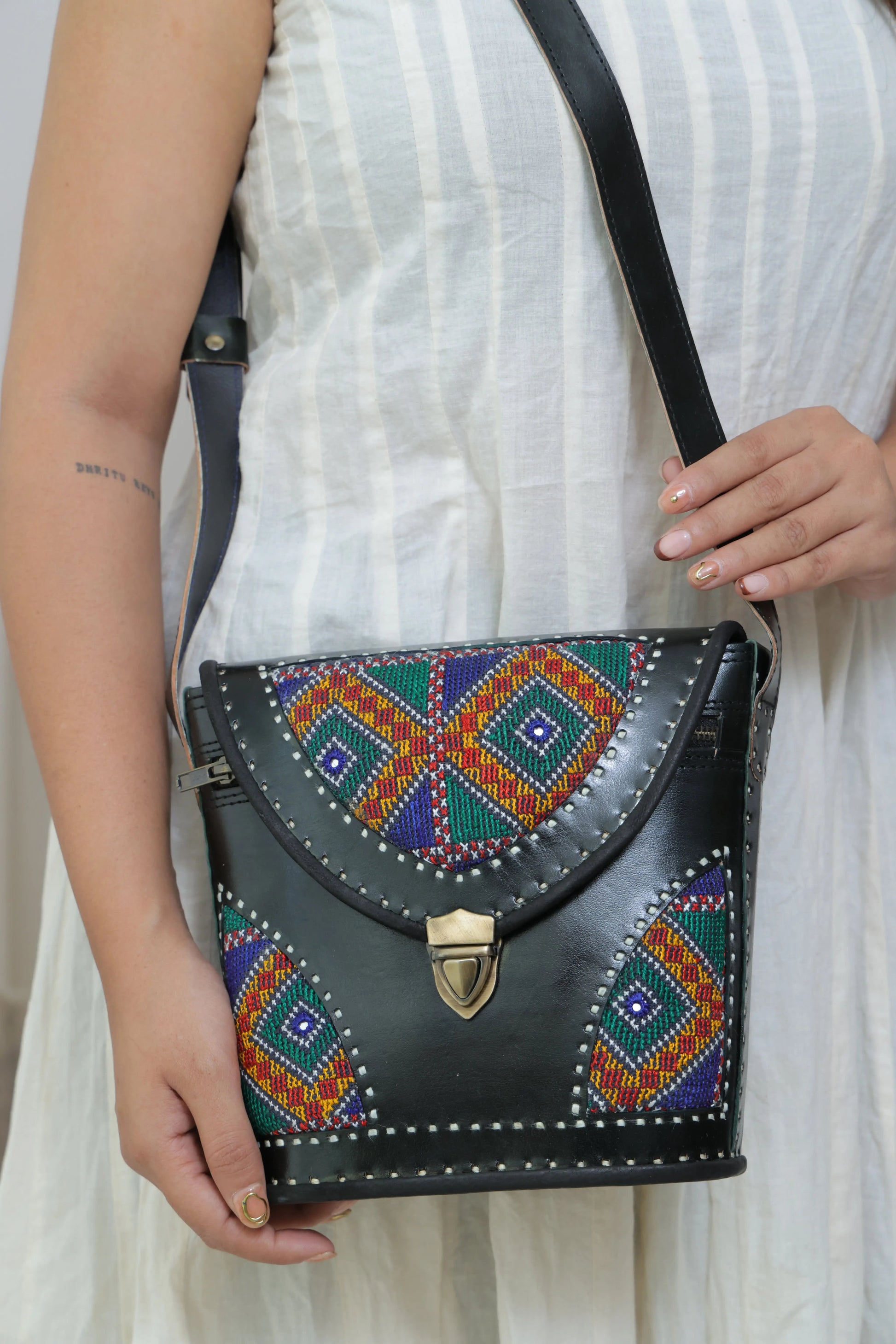 Black Tri-Handwork Jat Punching Bucket - The Sling RAKHIYO