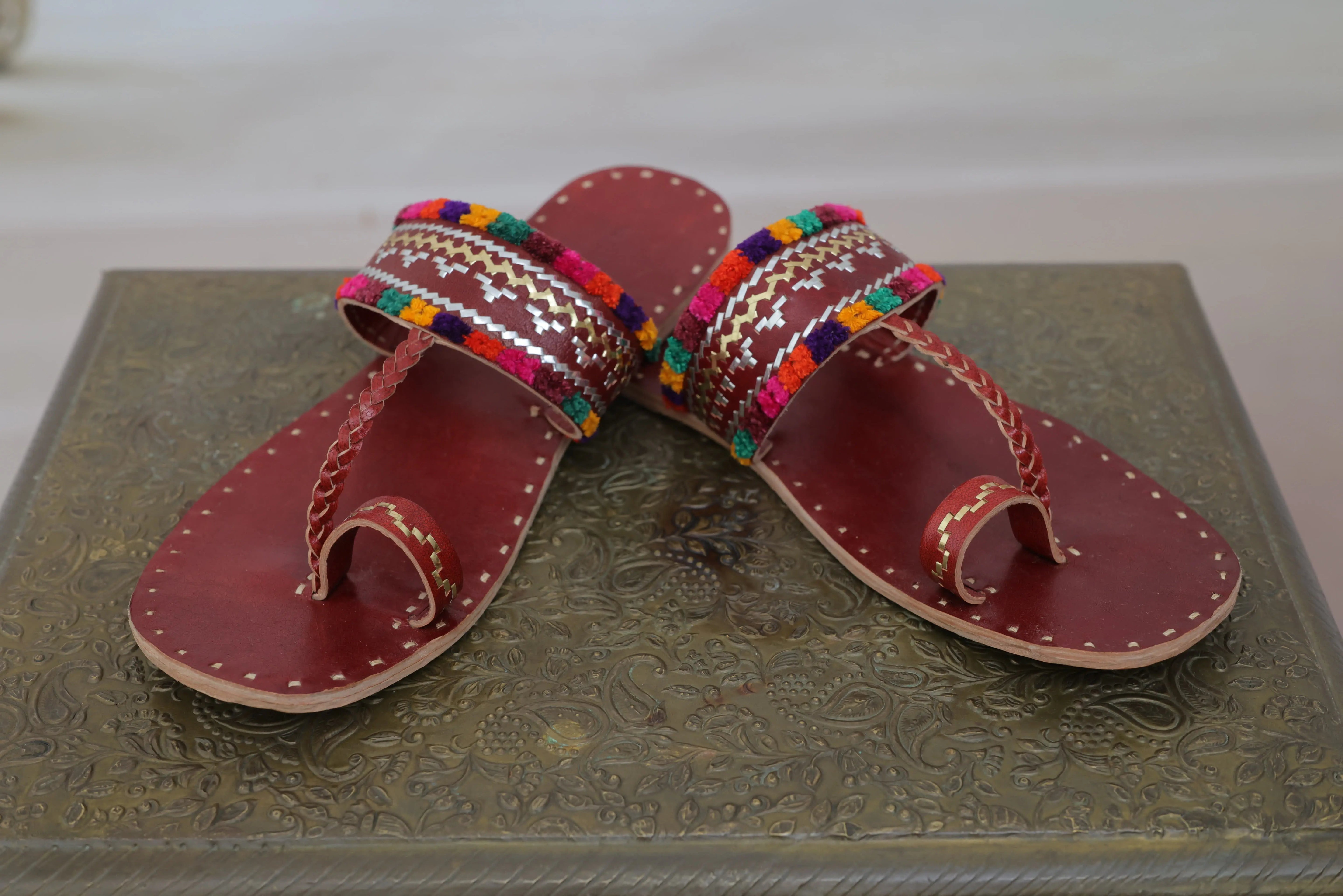 Brown Kutchhi Leather Chappal/Jutti RAKHIYO