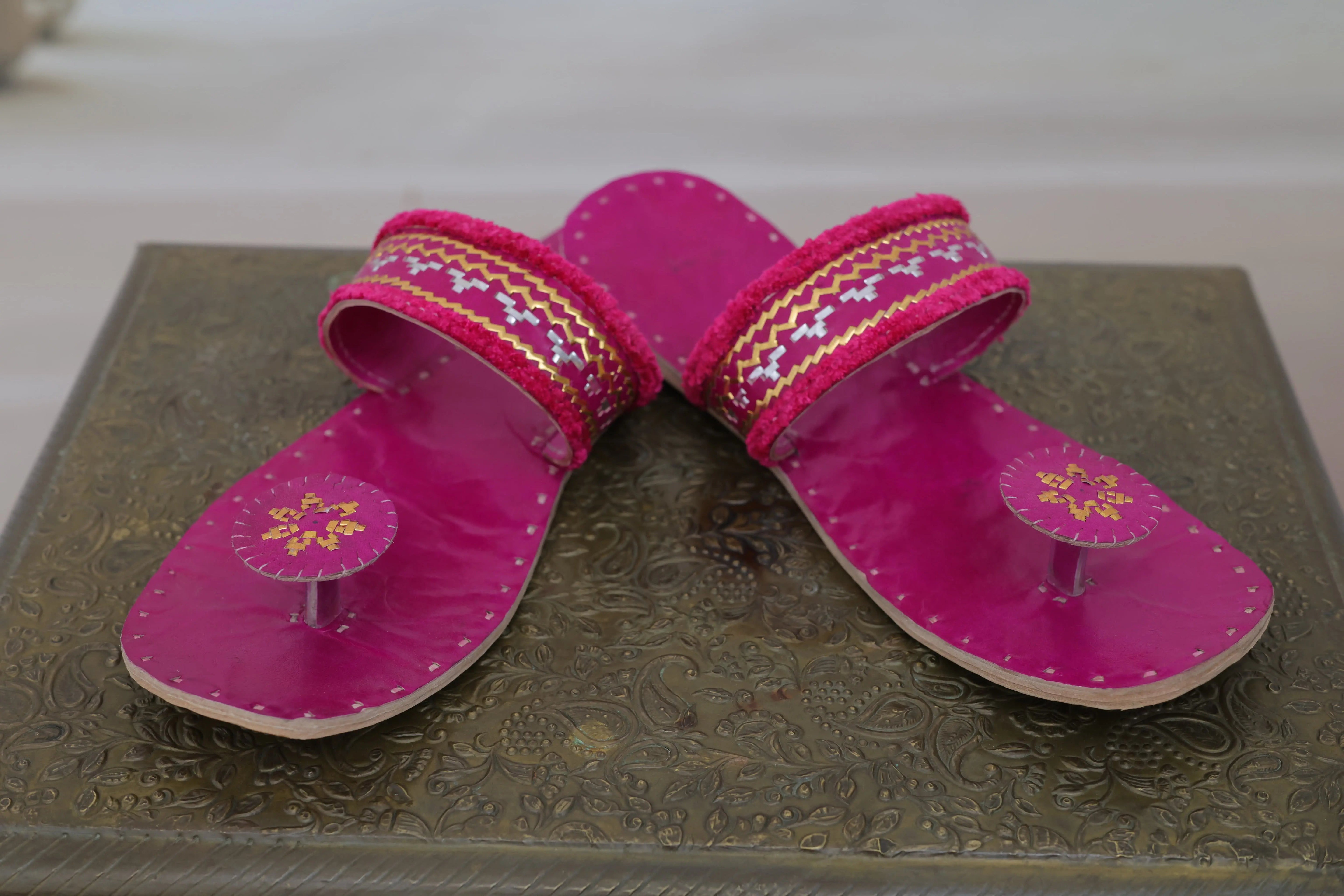 Pink Kutchhi Leather Chappal/Jutti RAKHIYO