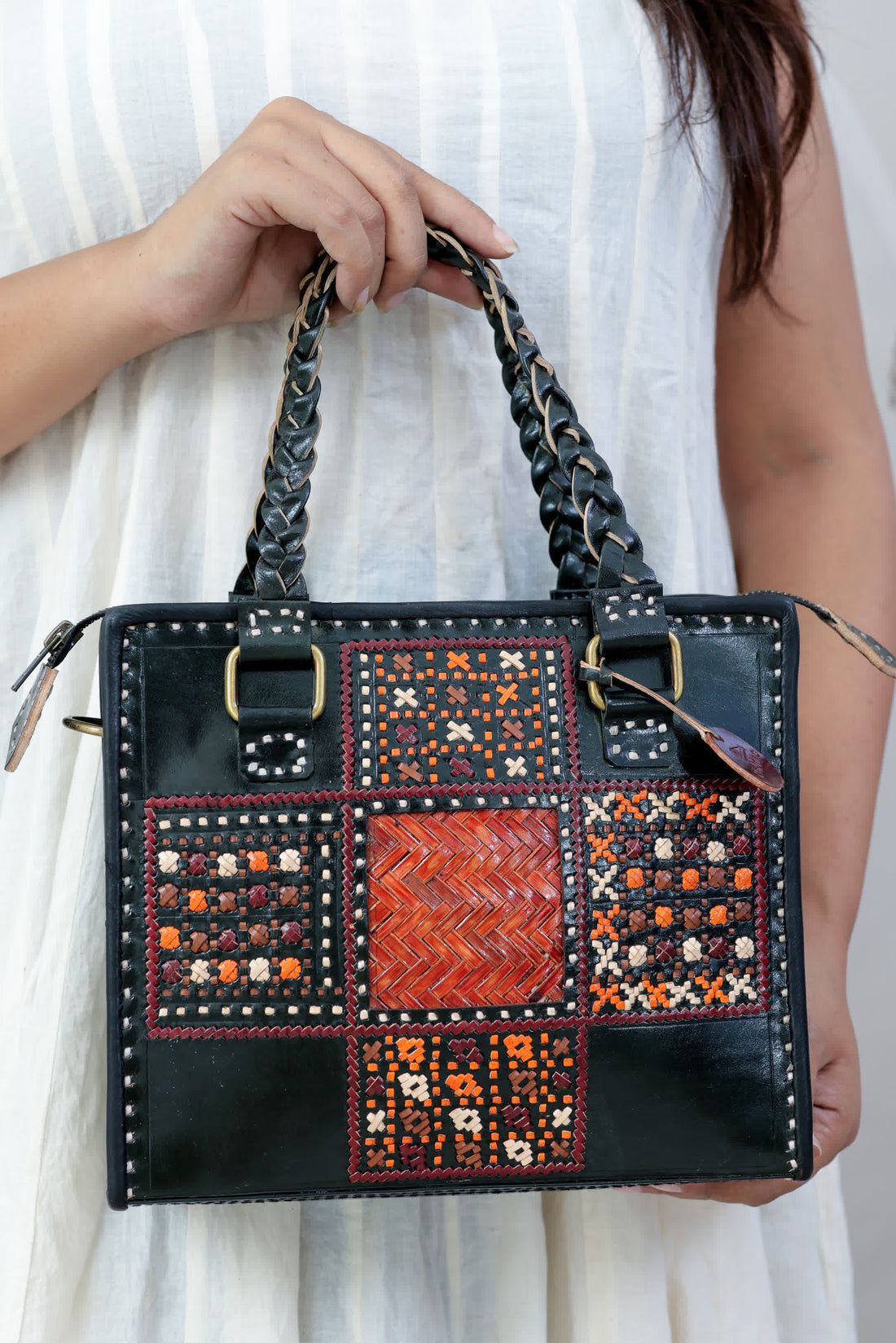 Black Kutchhi Chokor - The Handbag/Slingbag RAKHIYO