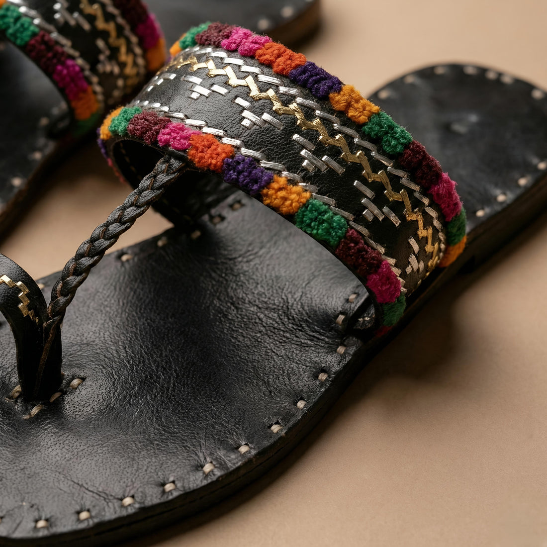 Black Kutchhi Leather Chappal/Jutti