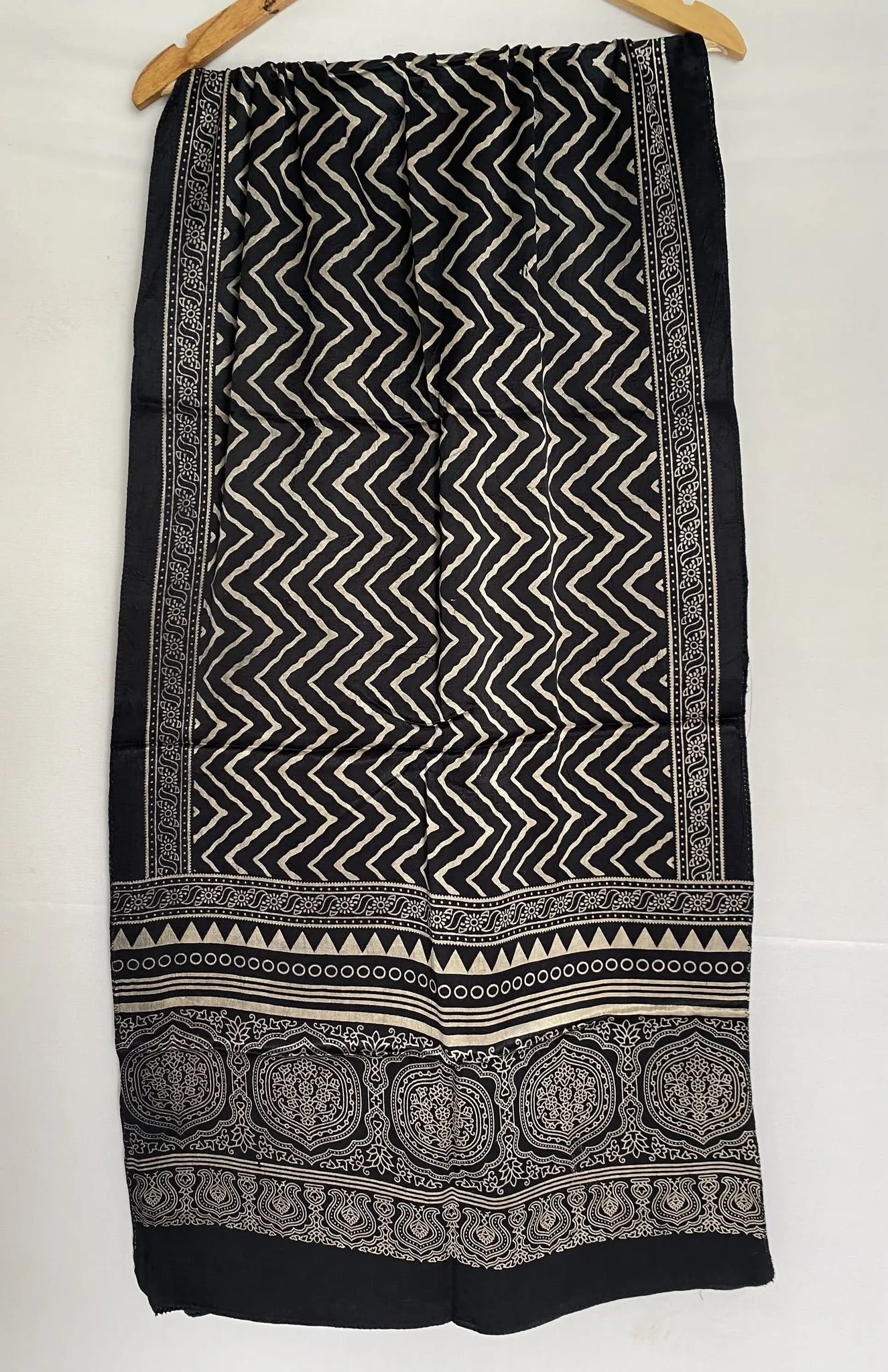 Laheriya Mashroo Stoles RAKHIYO