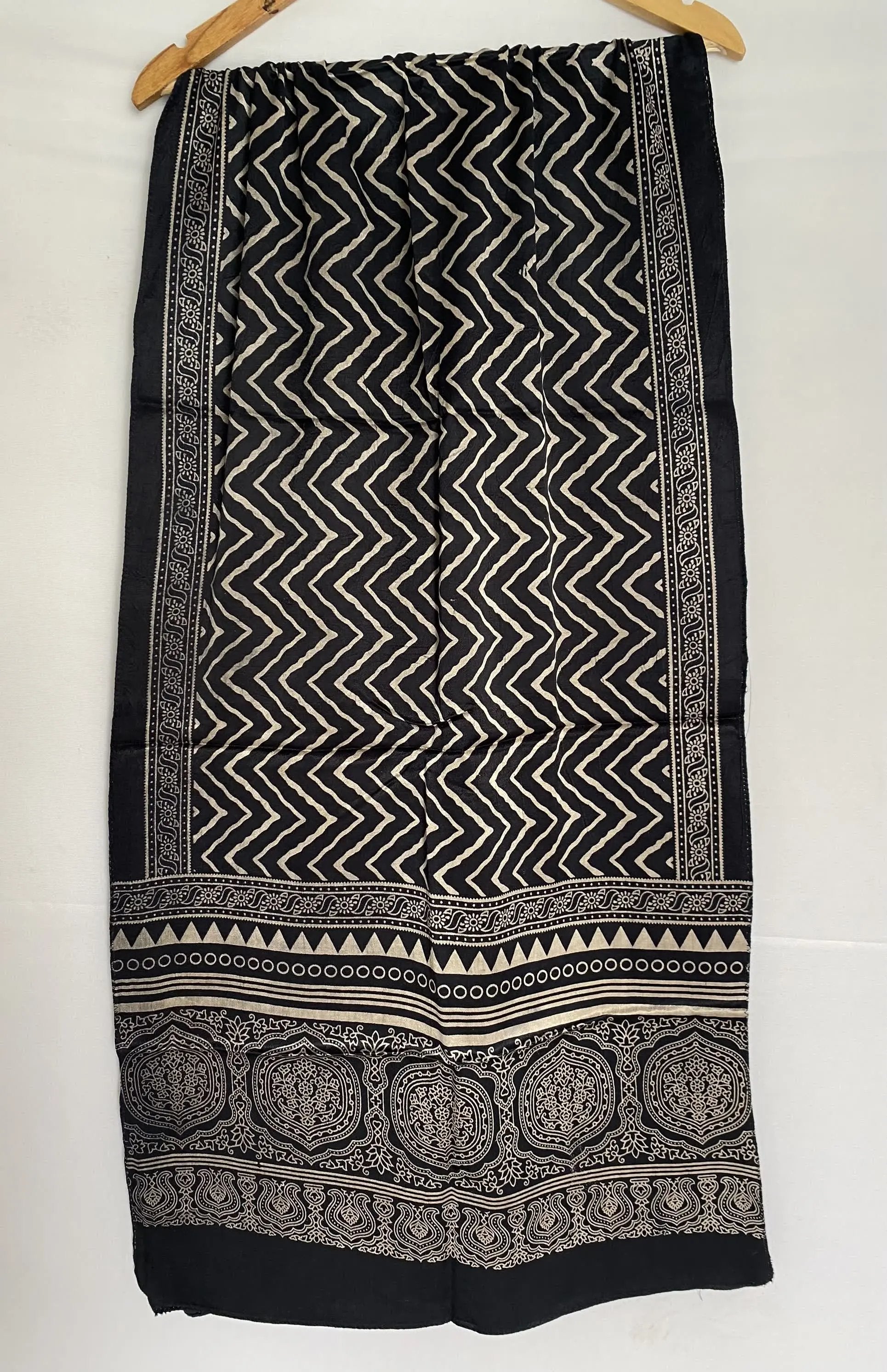 Laheriya Mashroo Stoles RAKHIYO